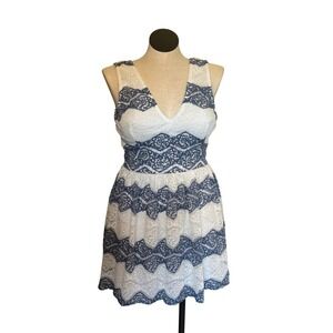 Women's White Blue Lace Fit Flare Knee Length Dress Sleeveless V Neck Zipper